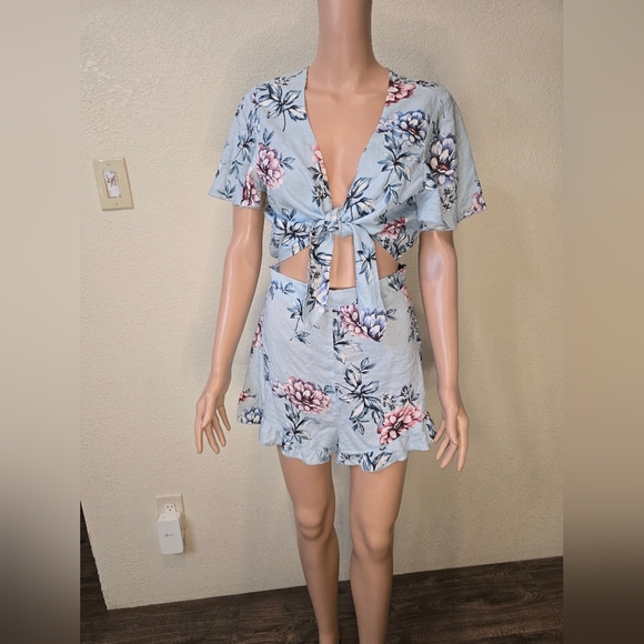 Show Me Your Mumu Blue Romper Sz Large Tie Front w Ruffle Edge  Shorts, … - Picture 9 of 13